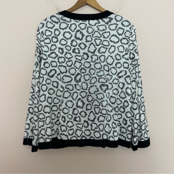 Exclusively Misook Black and White Long Sleeve Clasp Sequin Jacket Size Large - Picture 2 of 3